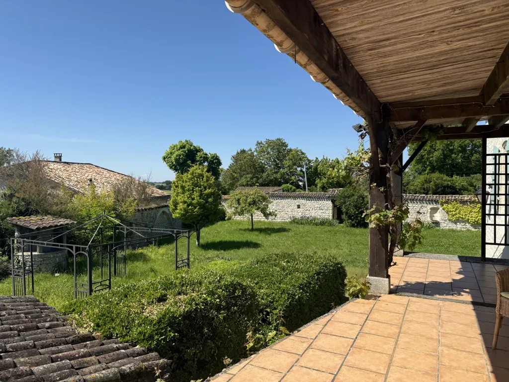Terrazza - Rustic House with Development Potential in Lauzerte