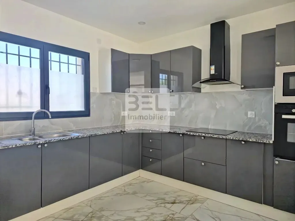 Cucina - Contemporary Villa with Garage in Nice