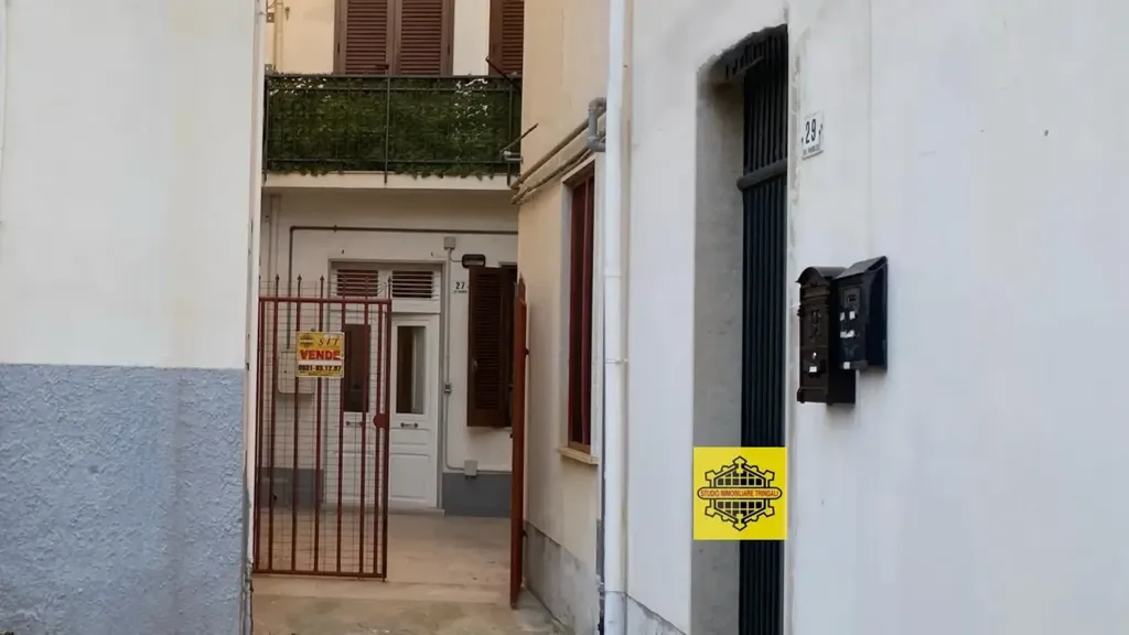 Restored Villa with Private Courtyard in Avola