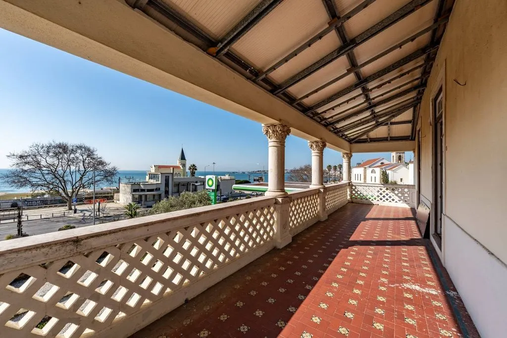 Balcony - Waterfront House with Sea View in Estoril