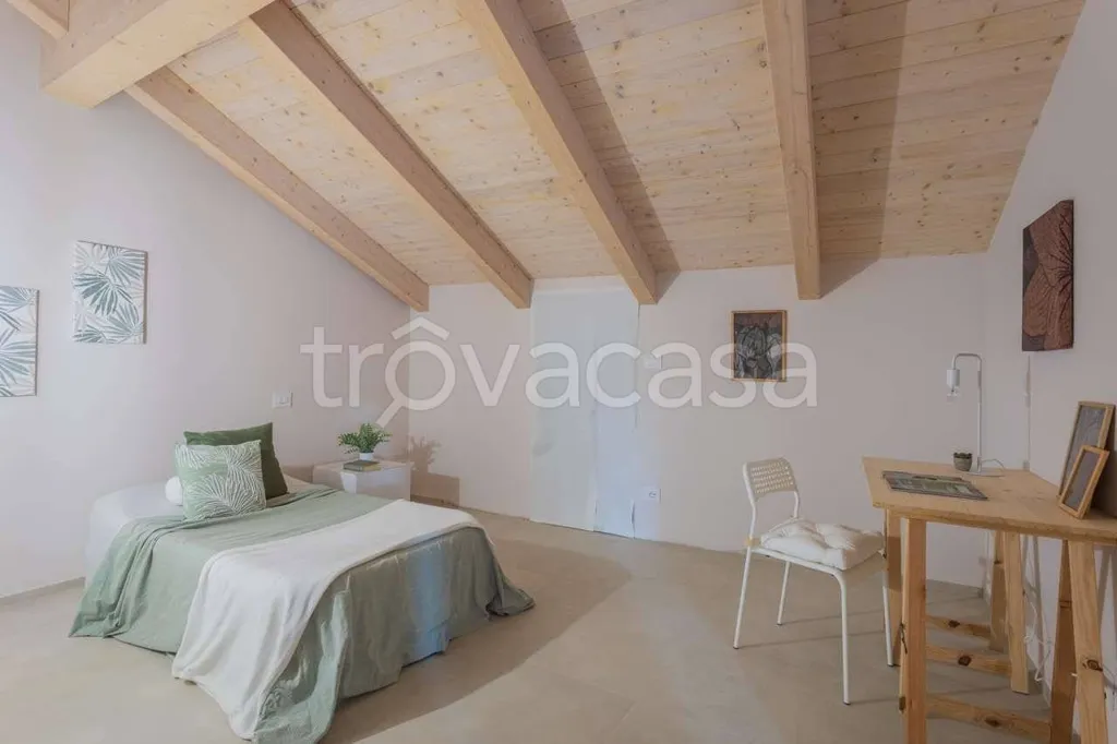 Chambres - Mansard Apartment with Lift in Busca