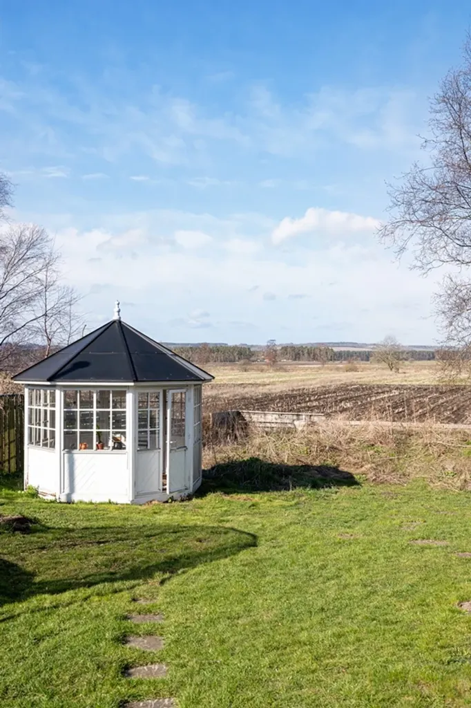 Aed - Classical U-Form Villa with Horse Stable in Hanöbukten