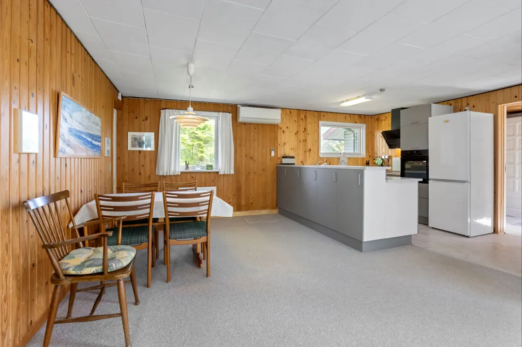 Söögituba - Classic Holiday Home with Garden in Hou