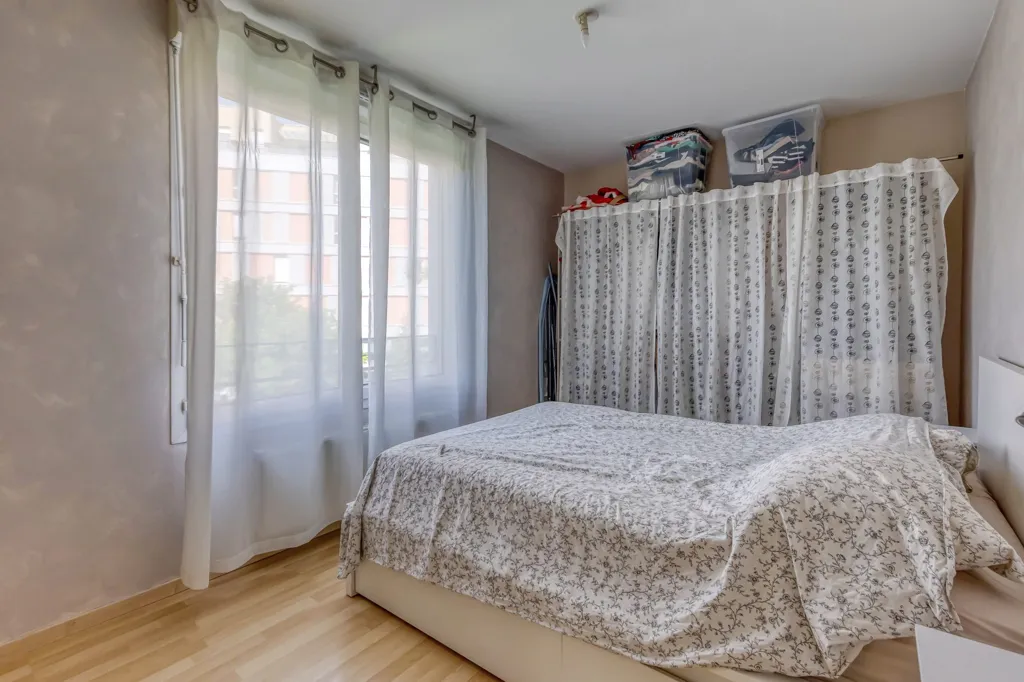 Chambres - Appartement T5 avec Terrasse à Grenoble