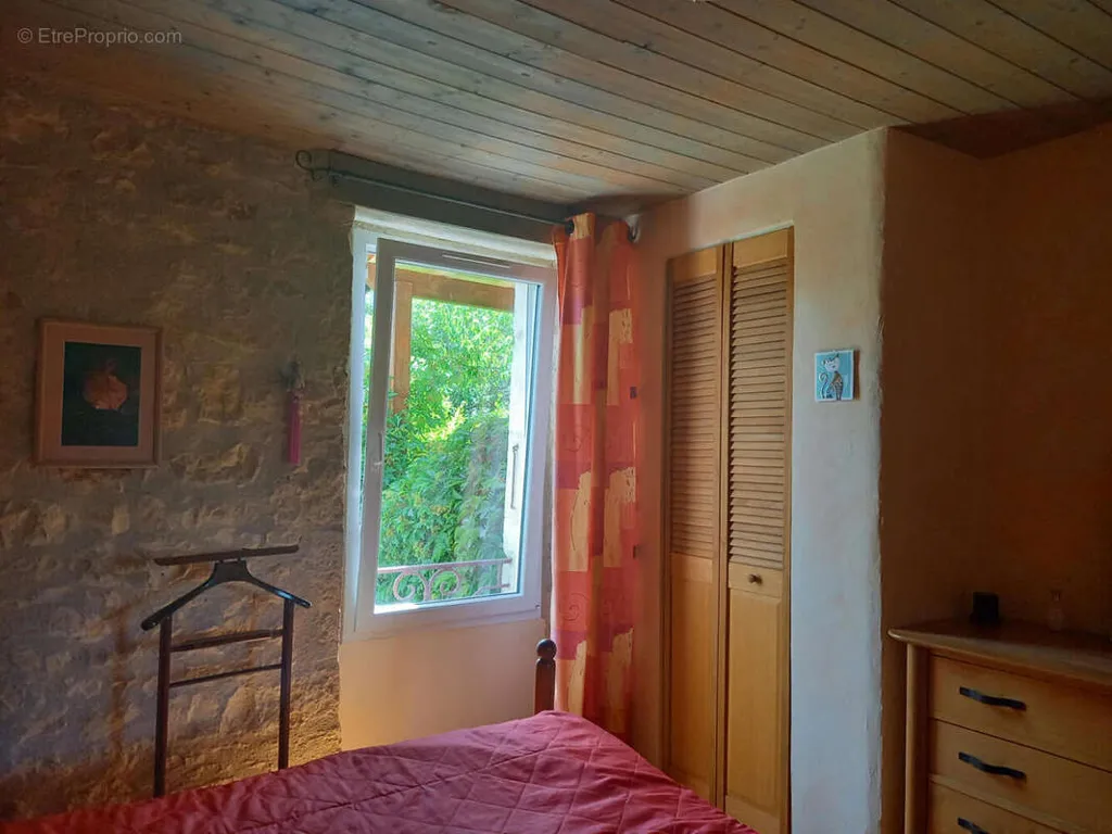 Chambres - Ensemble Immobilier Rénové avec Piscine près de Cahors
