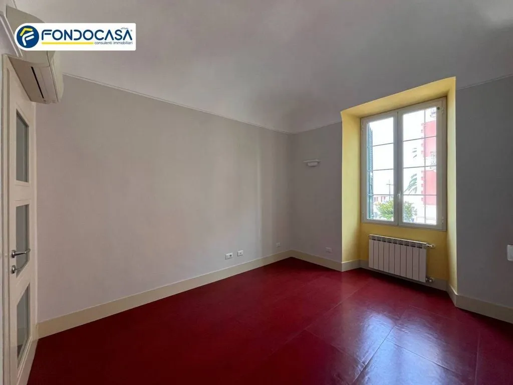Pièces - Renovated Beachfront Apartment in Ceriale
