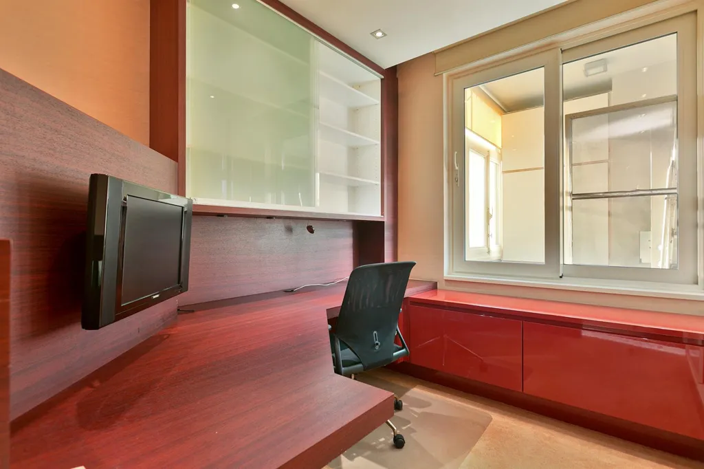 Kabinet - 1-Bedroom Apartment with Park View in Antwerp