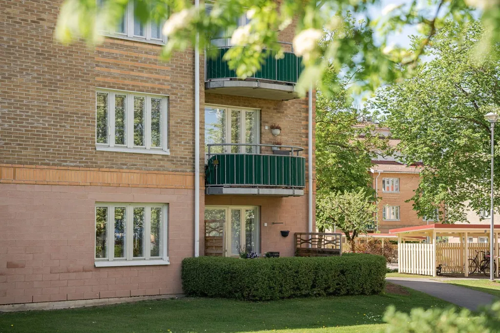 Extérieur - Apartment with Balcony and Cathedral View in Skara