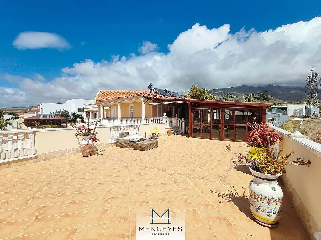 Terrass - Villa with Pool and Terrace in Callao Salvaje