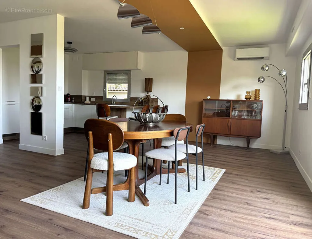 Söögituba - Renovated 4-Piece Apartment with Terrace in Les Angles
