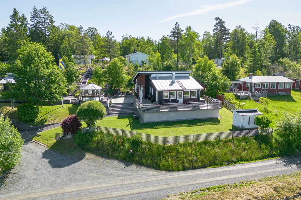 Õhuvaade - Modern House with Lake View near Nässjö