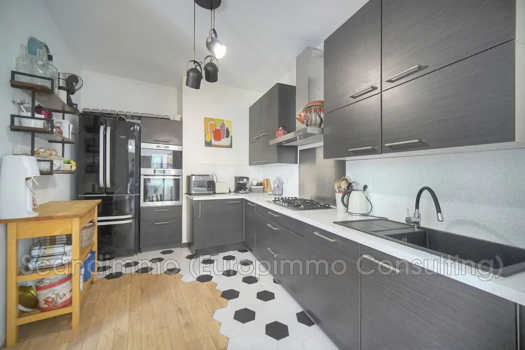 Kitchen - Luxury Flat with Private Garden in Cannes