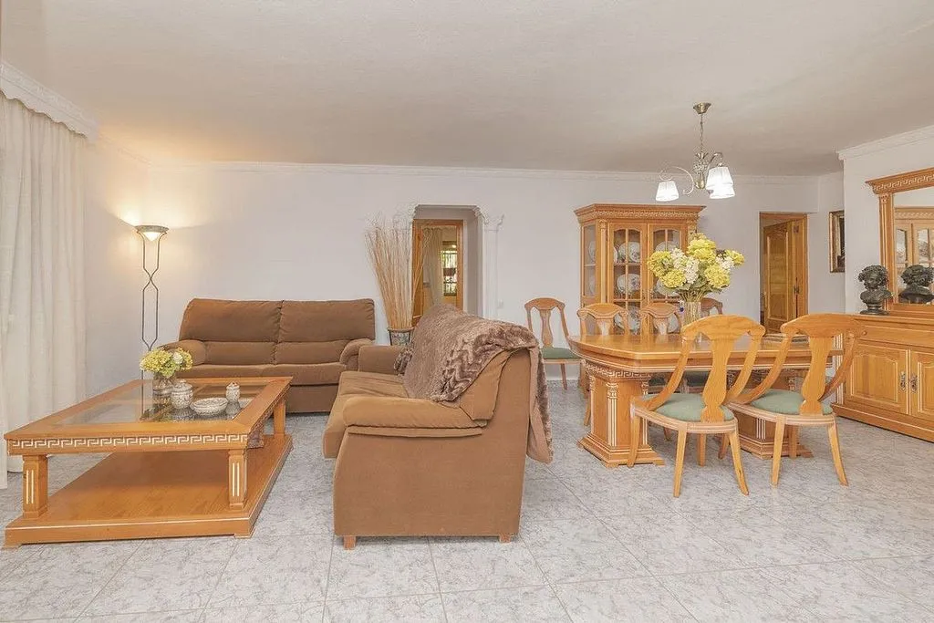 Salle à manger - Chalet with Pool and Terrace in Marbella