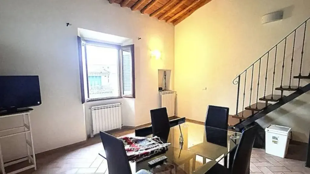 Salle à manger - Two-Bedroom Apartment with Soppalco in Lastra a Signa