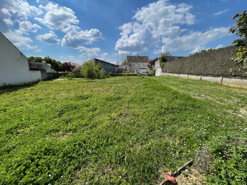 Garden - Buildable Plot in Guérard Hamlet