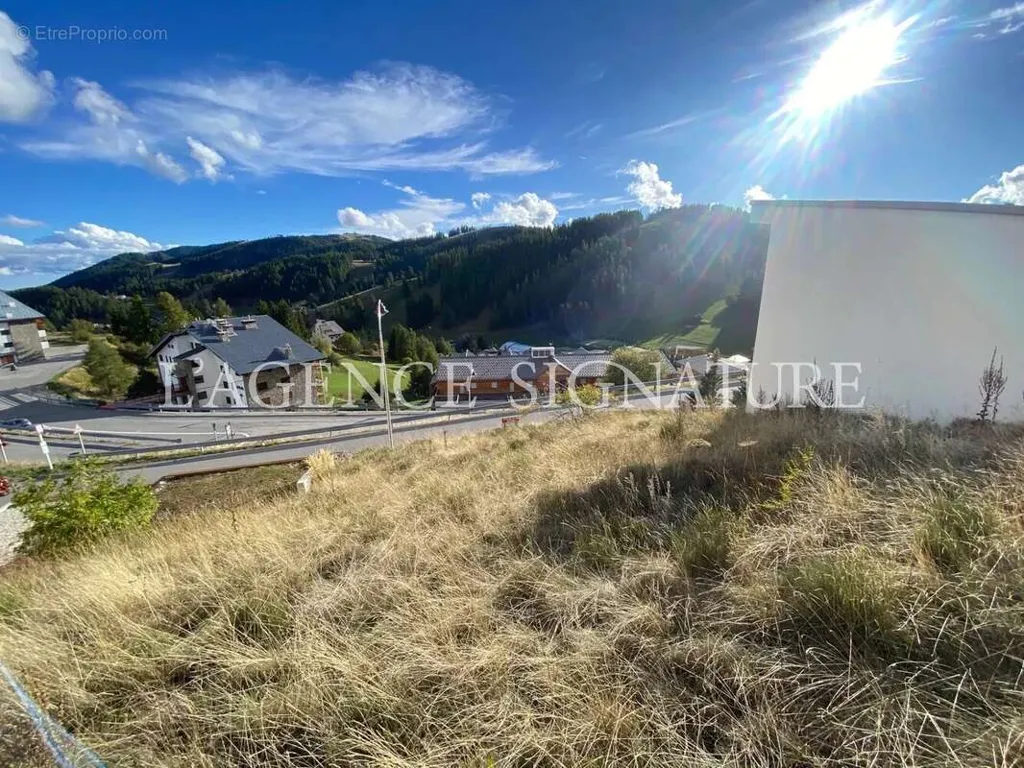 Aed - Buildable Plot with Mountain View in Valberg