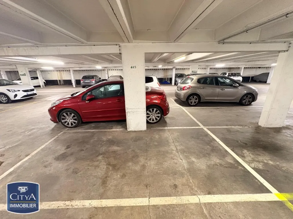 Garage - Parking à Louer au 13ème Arrondissement de Paris