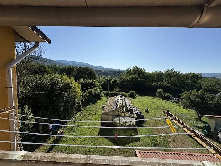 Balkon - Rearranged Apartment with Balcony in Gallicano