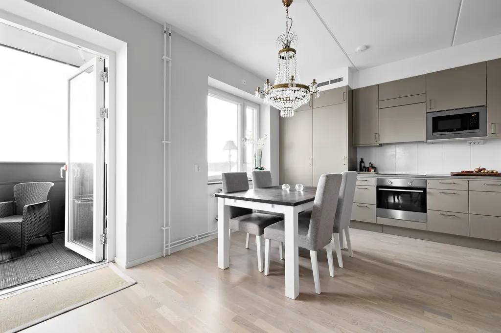 Dining Room - Apartment with Balcony in Kallhäll