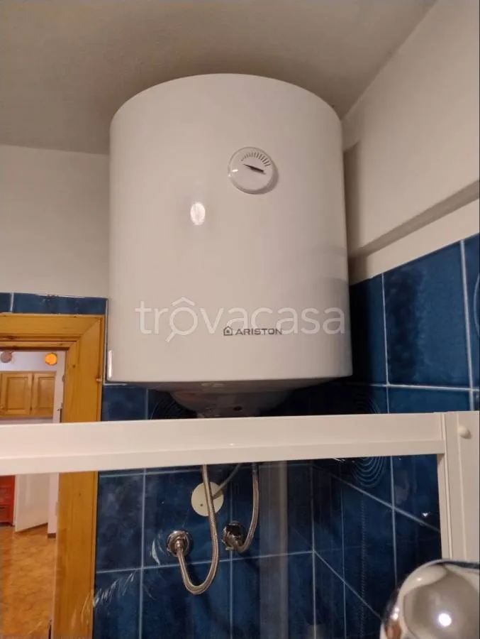 Salles de bain - Rear-Facing Apartment with Balcony in Valcasotto