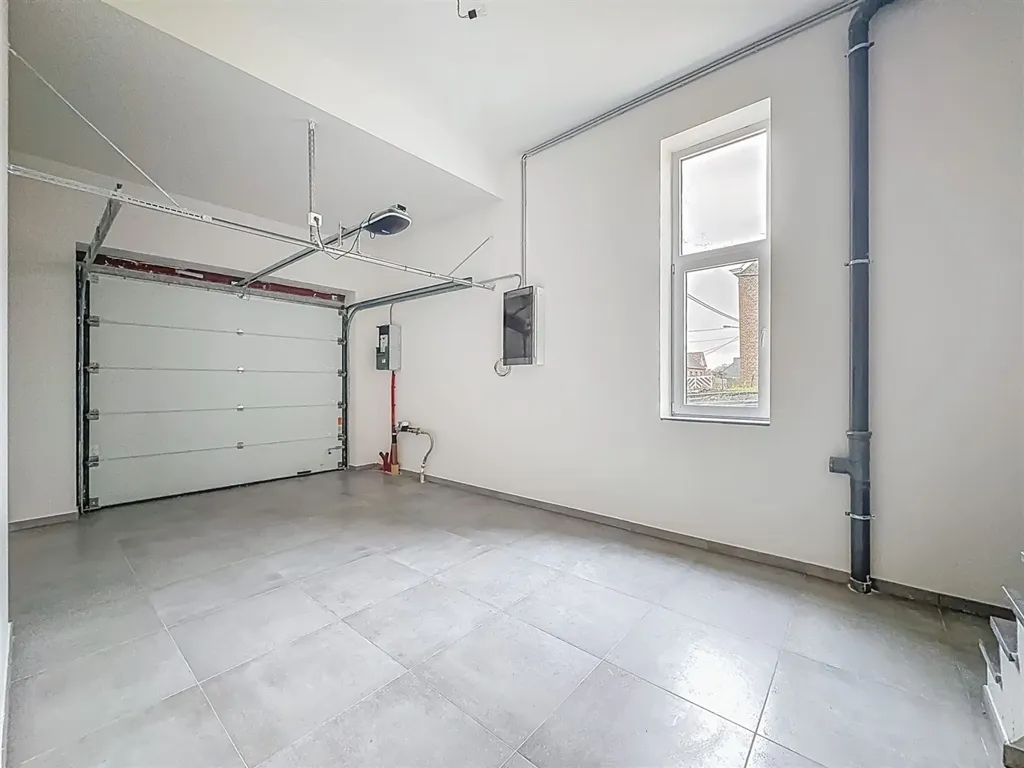 Garage - 3-Faced House with Terrace in Cle sur l'Heure