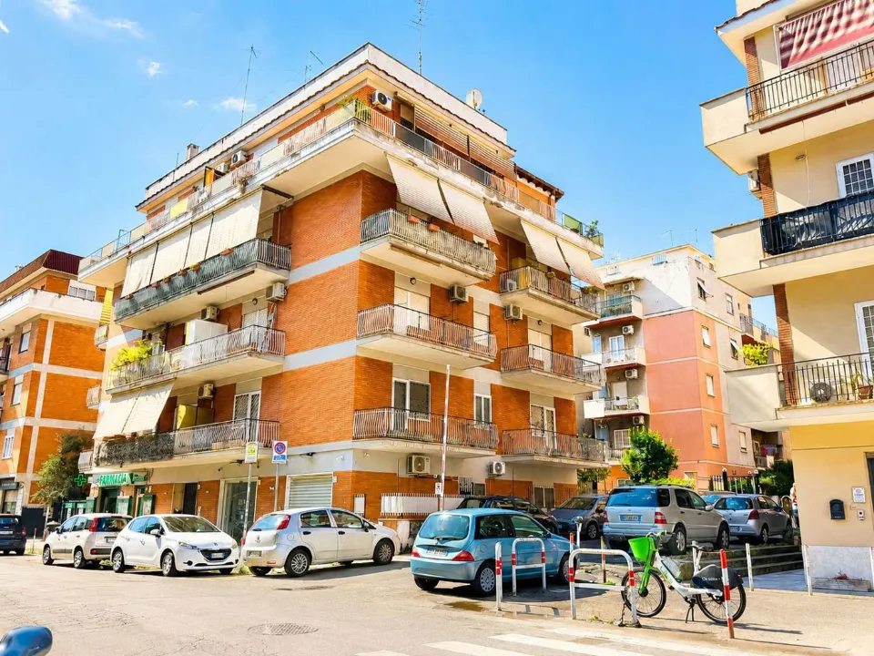 Exterior - Rented Apartment with Balconies in Rome