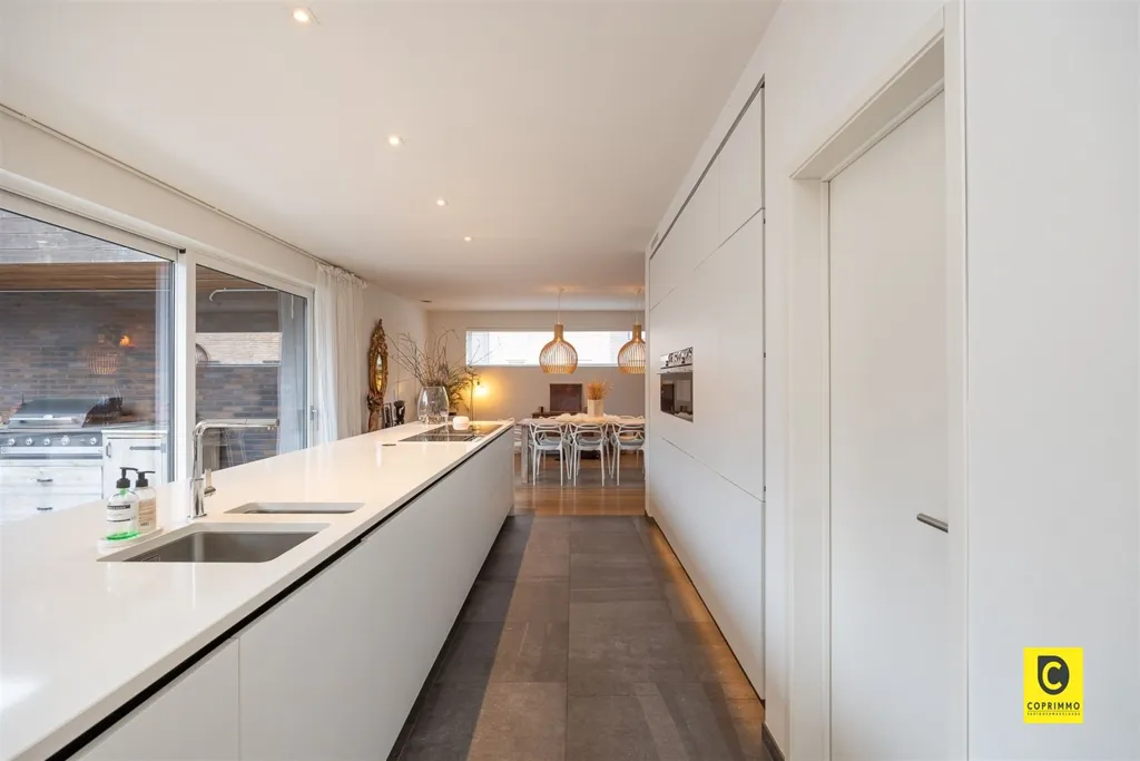 Cuisine - Maison Moderne avec Terrasse à Niel