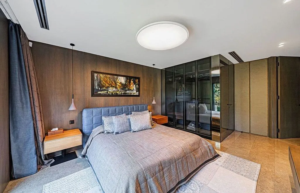Bedrooms - 10-Bedroom Chalet with Pool in Guadalmina Baja