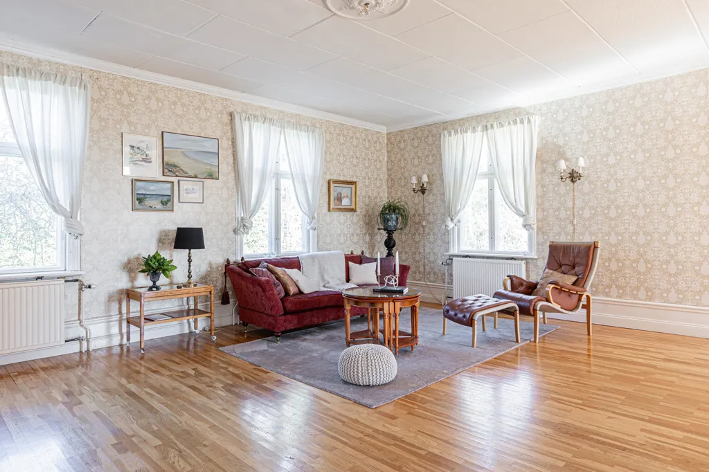 Séjour - Charming Farmhouse with Workshop in Salbohed