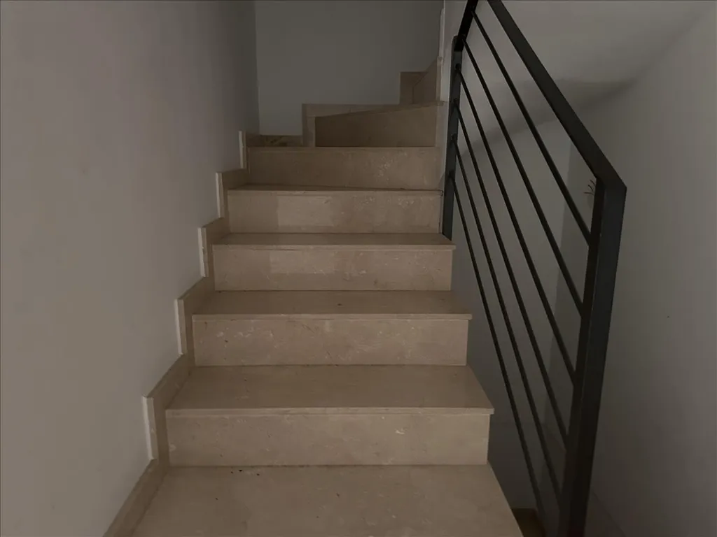 Rooms - Residential Apartment with Terrace in Vilajuïga