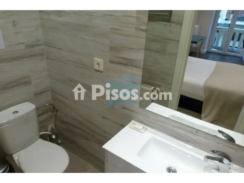 Vannitoad - Apartment with Balcony in Gros