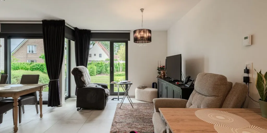 Elutuba - Service Flat with Terrace in Varsenare