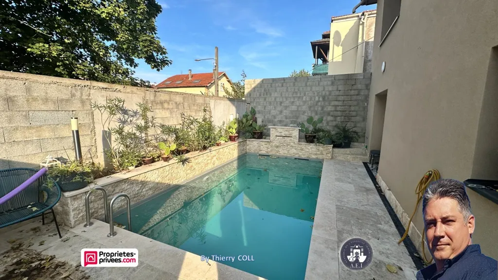 Bassein - Spacious House with Pool in Vénissieux