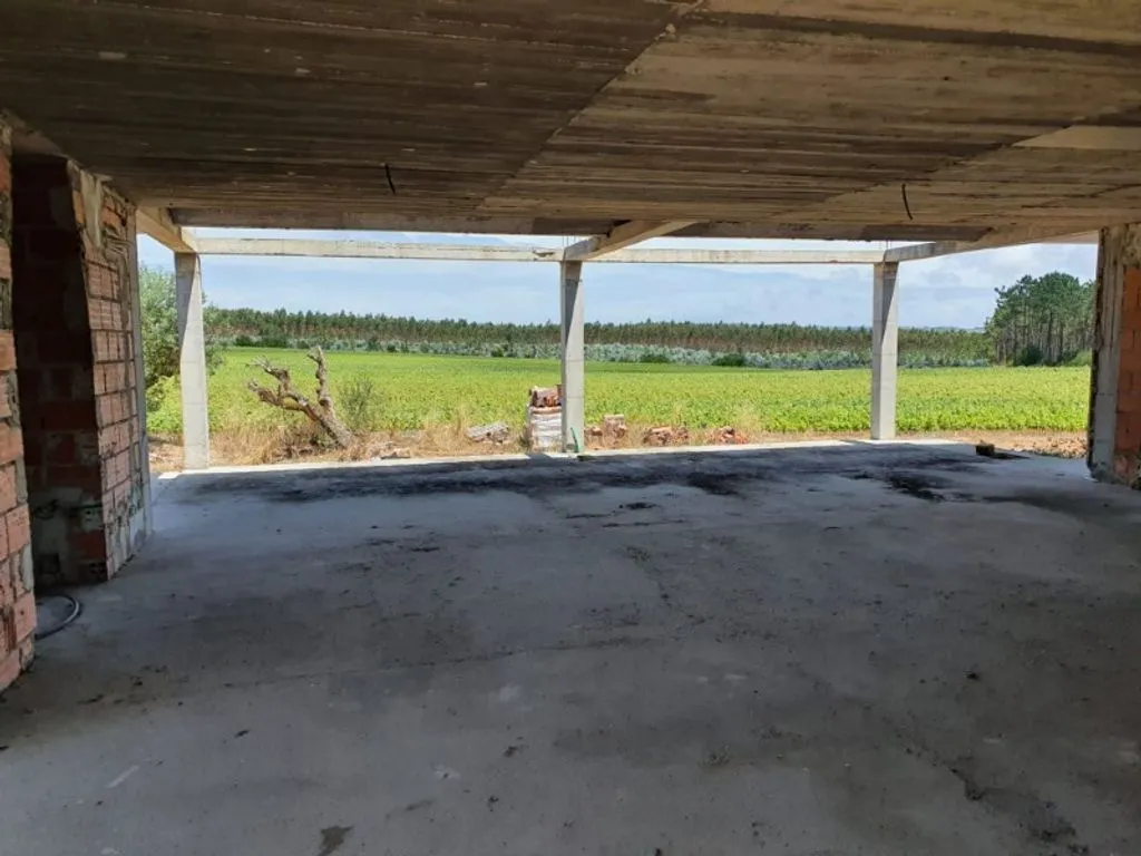 Garage - Hotel Development Plot near Obidos Lagoon