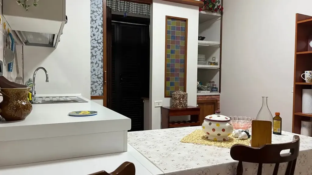 Salle à manger - Spacious Rental Apartment with Balcony in Santa Maria Capua Vetere