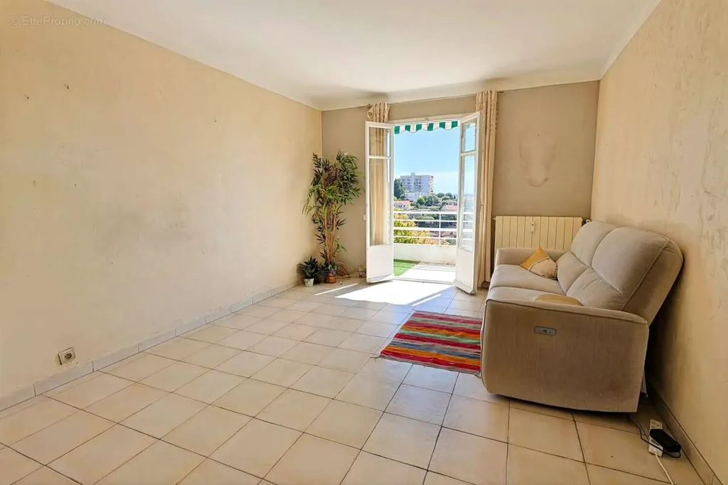 Soggiorno - 3-Piece Apartment with Sea View in Antibes