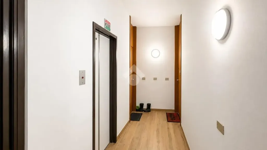 Entrée - Bright 2-Bedroom Apartment with Balcony in Basiglio