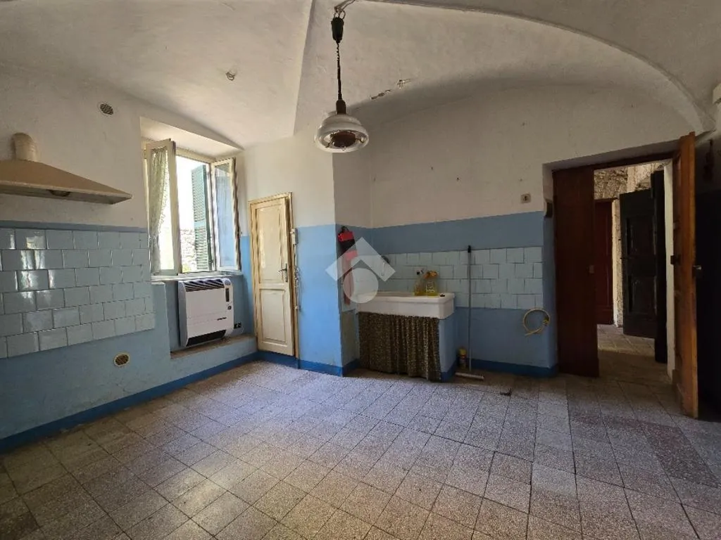 Cuisine - Historic Apartment with Exposed Beams in Acuto