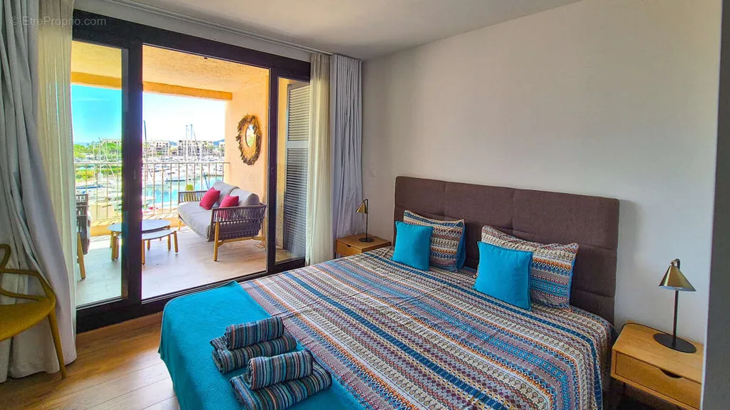 Chambres - Appartement T3 avec Vue Mer au Marine de Cogolin