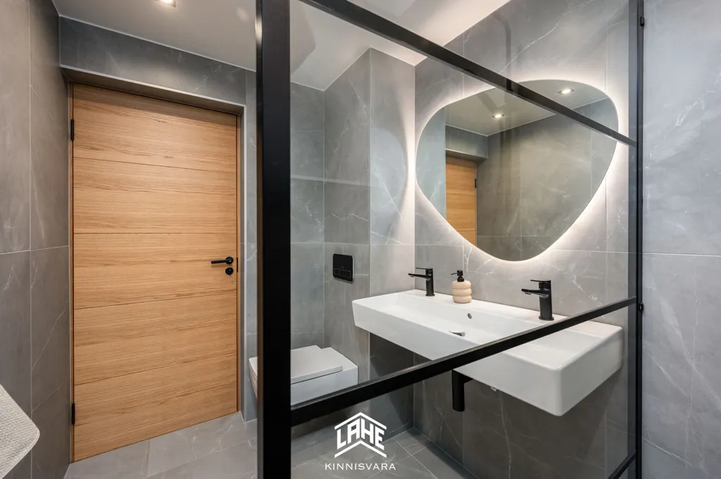Vannitoad - 5-Bedroom Apartment with Balcony in Tartu