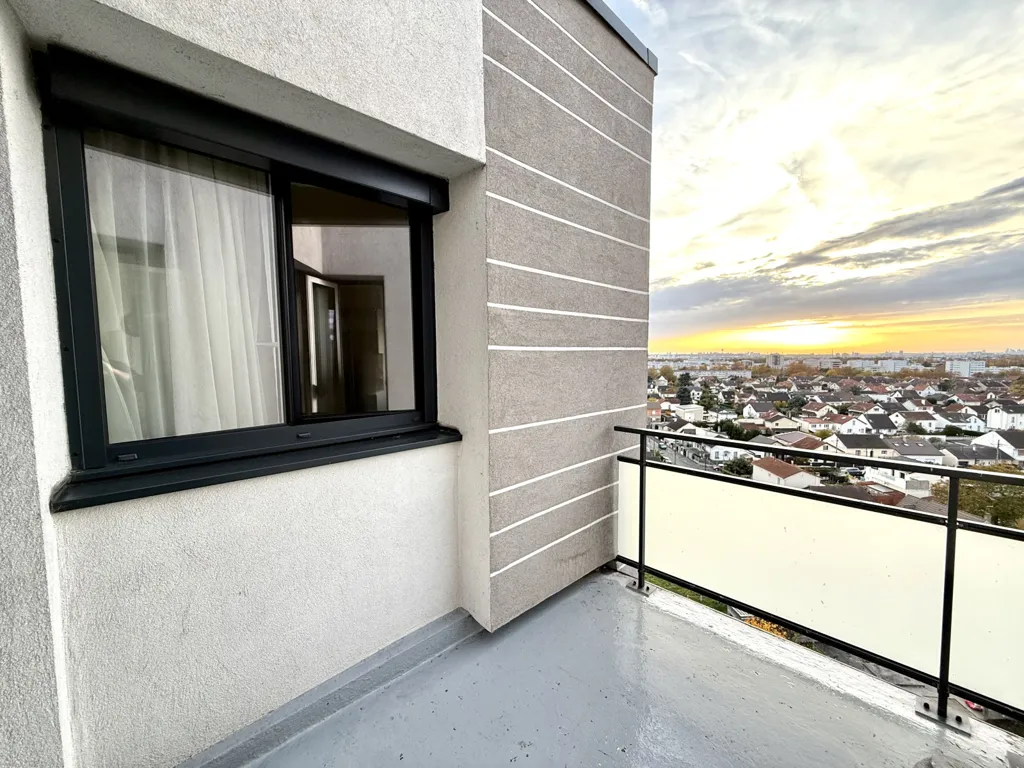 Balcon - Appartement avec Balcon et Cave au Centre de Sevran