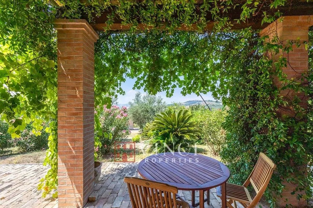 Terrass - Rustic Casale with Pool in Montefiore dell'Aso