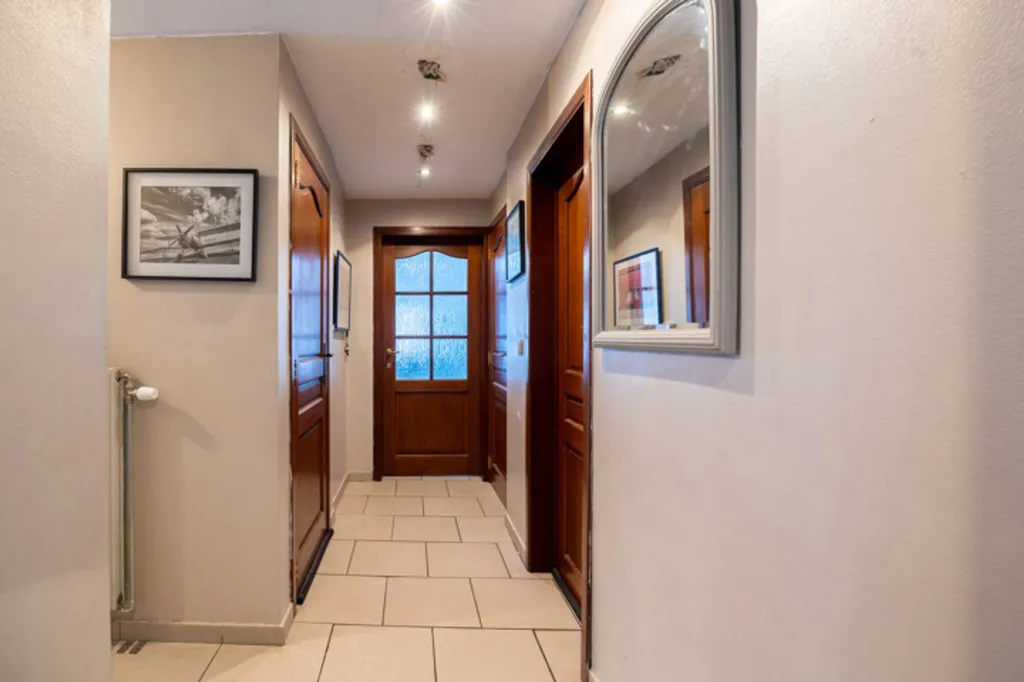Esik - Charming 1st Floor Apartment with Balcony