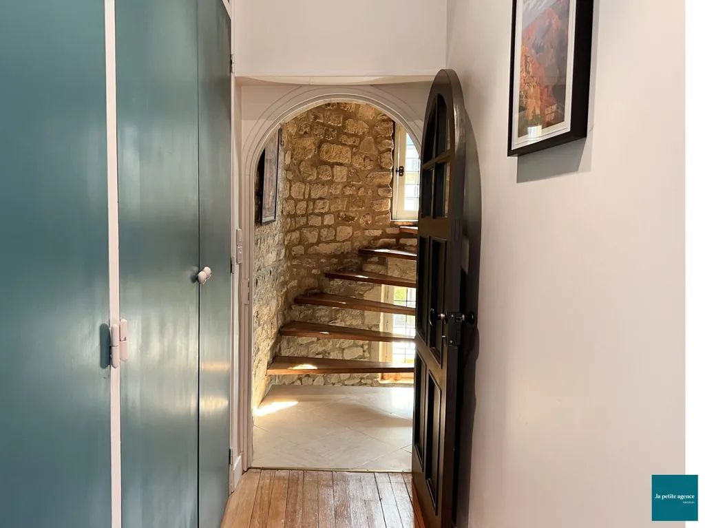 hallway_entrance