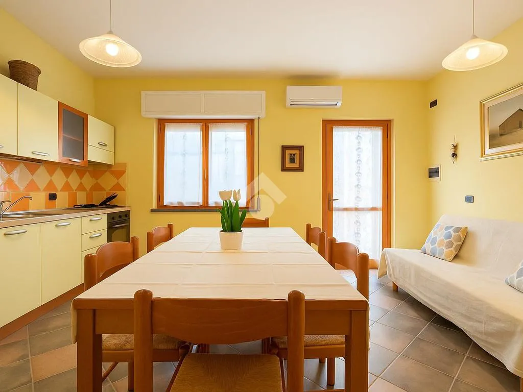 Salle à manger - Three-Bedroom Apartment with Private Garden in Cuglieri