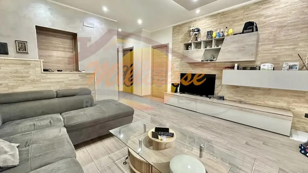 Elutuba - Rustic-Style Flat with Veranda in Siracusa