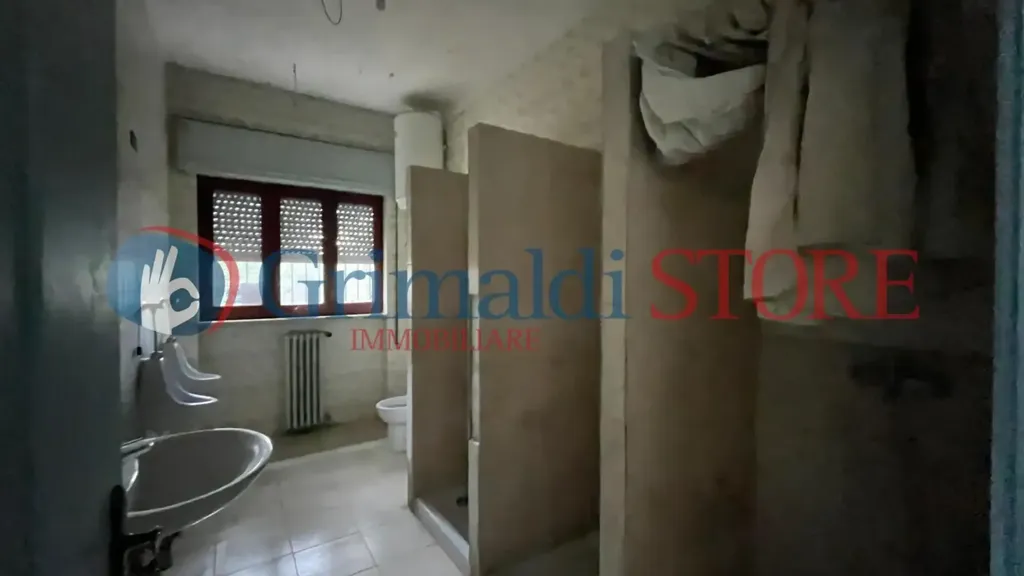 Bathrooms - Villa with Garden in Ostuni