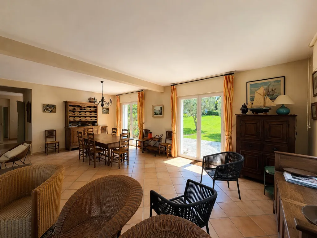 Salle à manger - Maison contemporaine avec terrasse au sud à Saint-Cast-le-Guildo