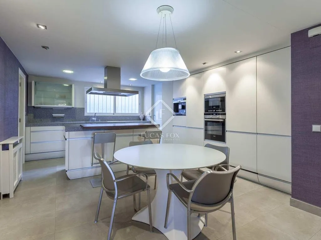 Salle à manger - Luxury Apartment with River View in Valencia