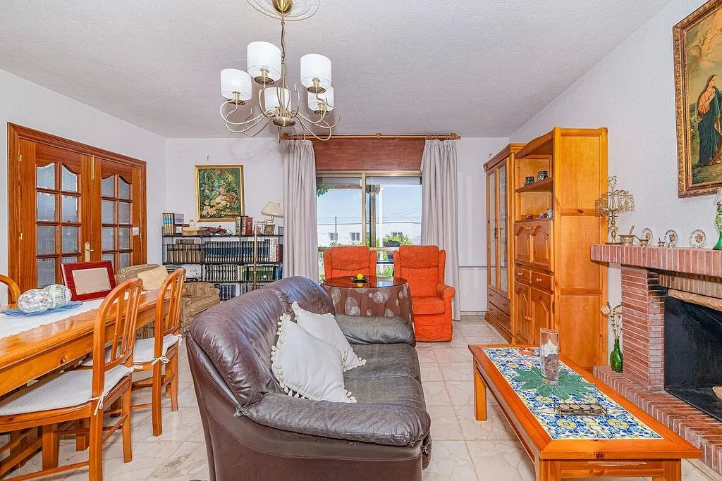 Elutuba - Chalet with Pool and Garden in Cajar